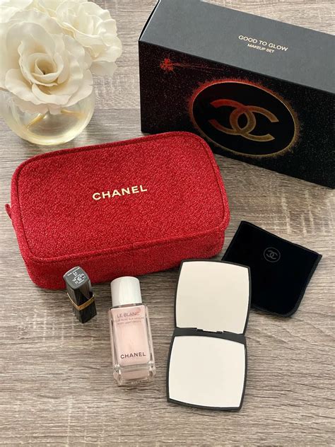 chanel schminktasche|chanel gift sets.